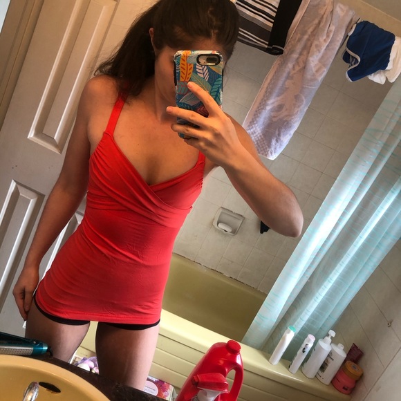 ❌ SOLD ❌ 🍋 Lululemon 🍋 wrap tanks - Picture 6 of 6